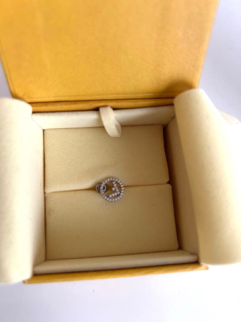 ゆうか FENDI フェンディ　ピアス　片耳　箱付き