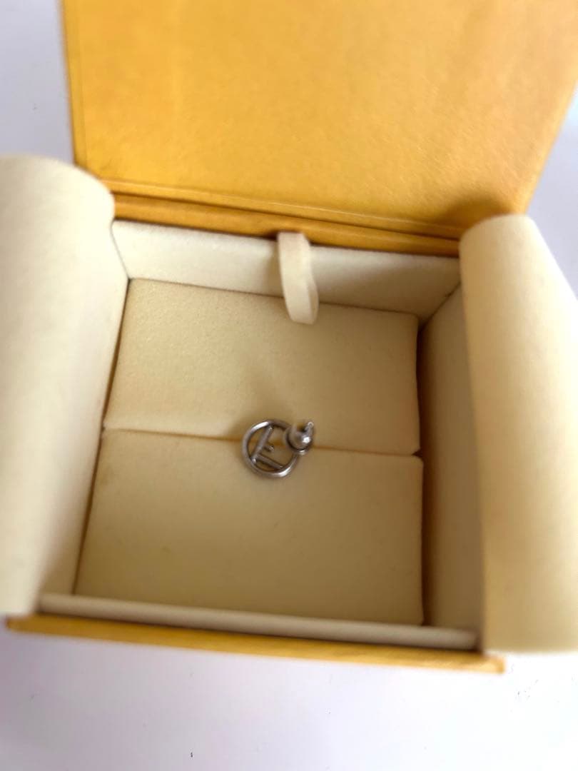 ゆうか FENDI フェンディ　ピアス　片耳　箱付き