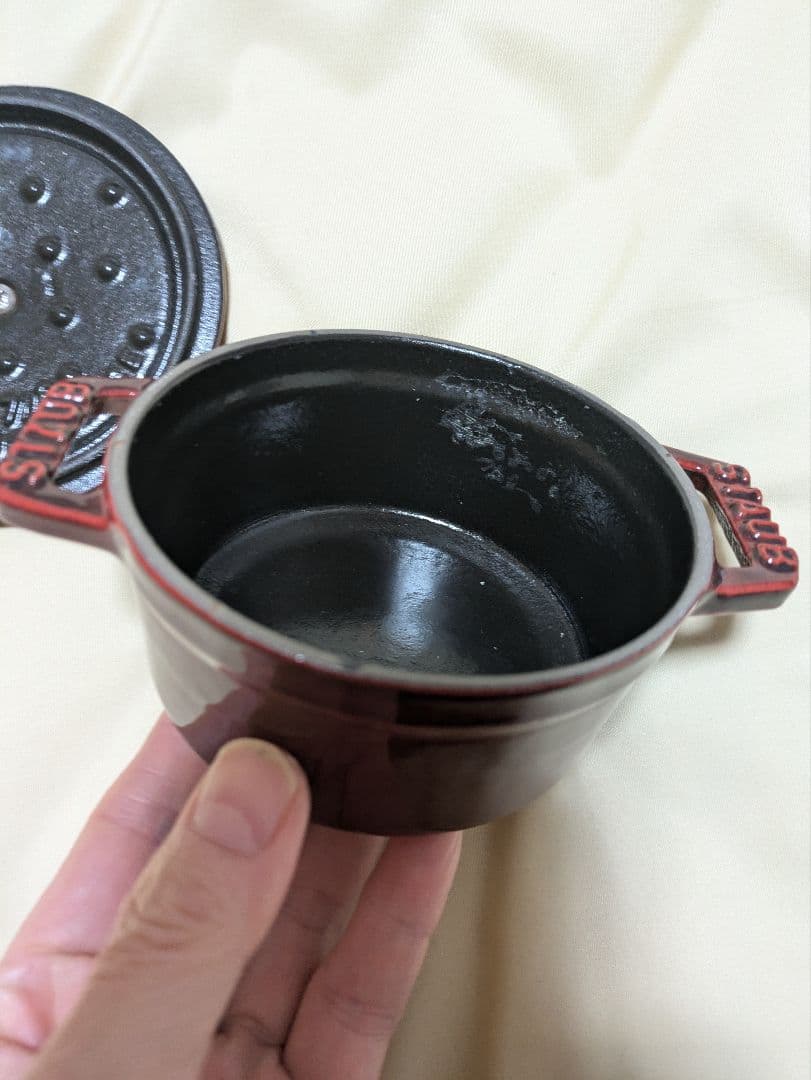 ストウブ　ミニココットラウンド　10cm グレナディンレッド　staub