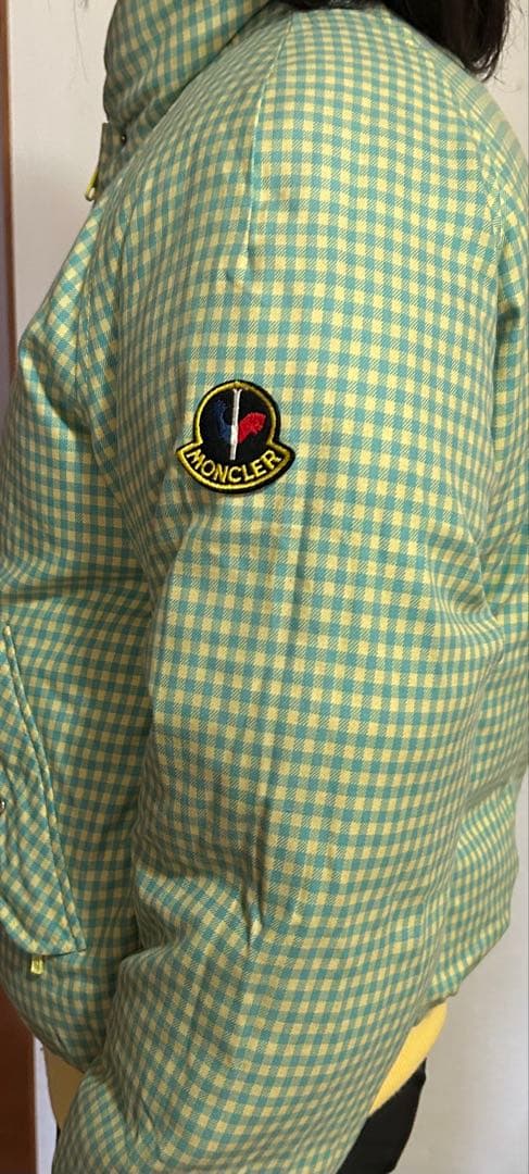 モンクレールのダウン　リバーシブル