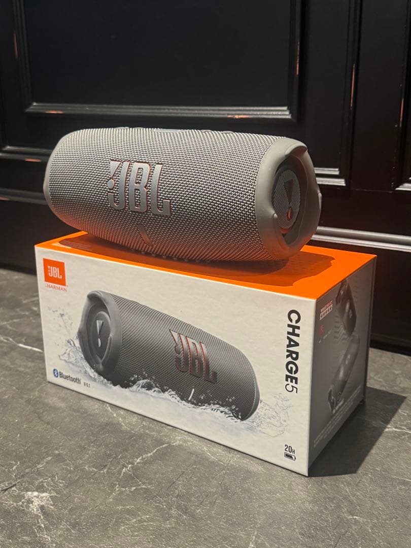 JBL Charge5 シルバー　新品購入後1度のみ美品　チャージ5 スピーカー