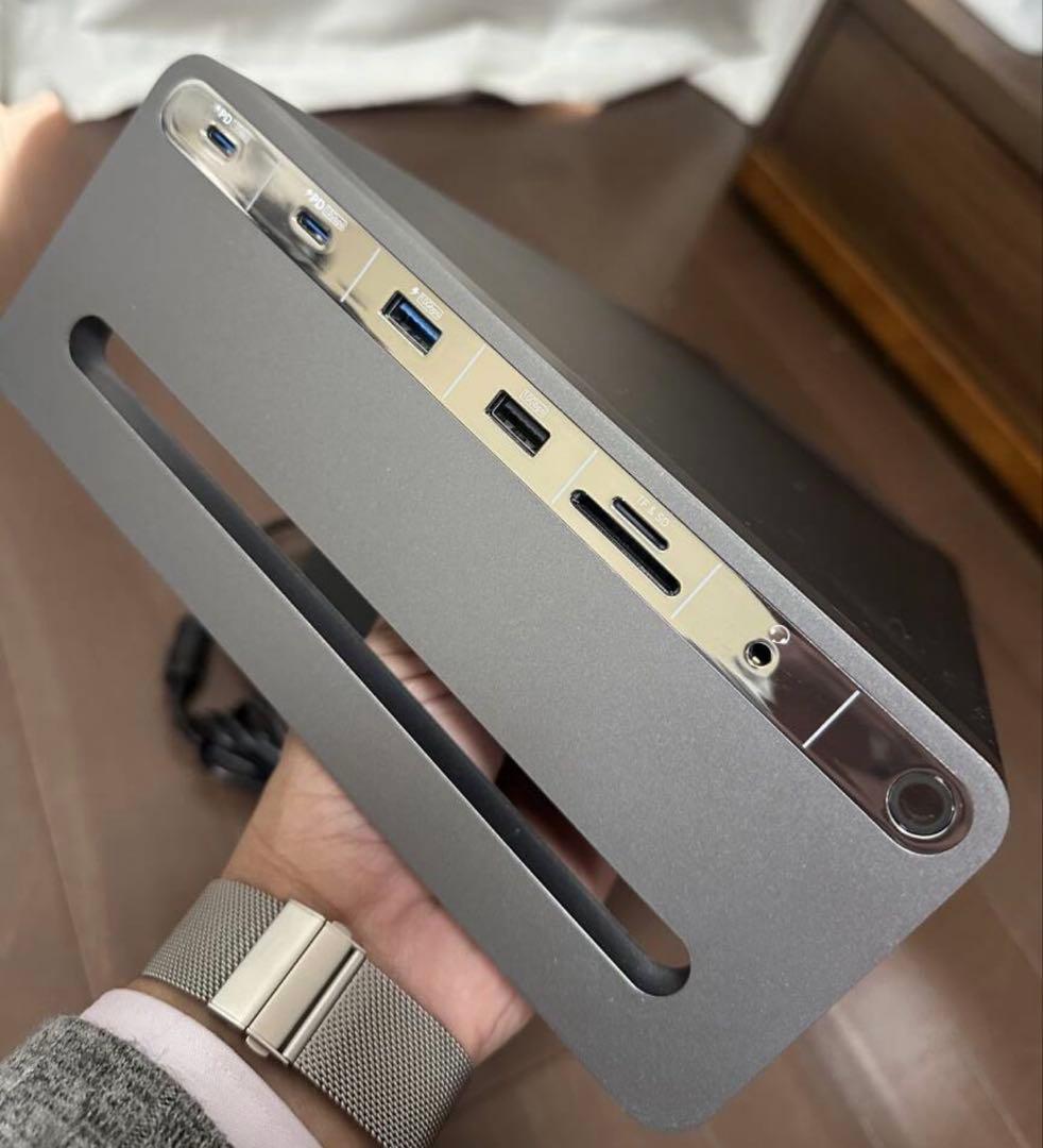 Anker 675 アルミニウムスタンド USB-C HDMI