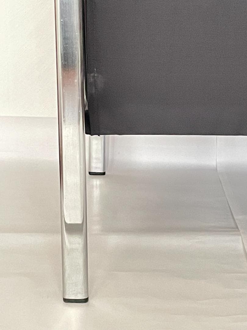 【便利な後ろポケット付き】　ソファ　1人掛け　ブラック　シルバー