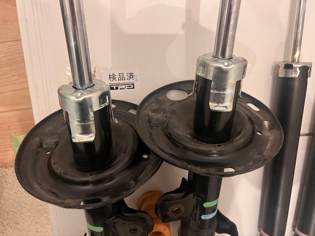 エスティマ　ハイブリッド　AHR20W 純正ショック&サスペンション