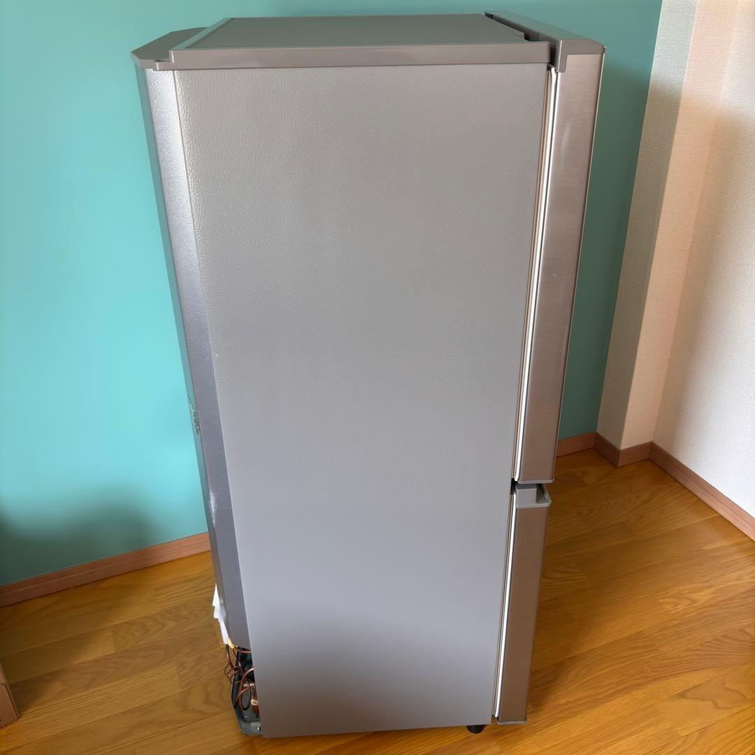 アクア冷凍冷蔵庫　126L　横縞模様低温フリーケース自動霜取り機能付き22年製
