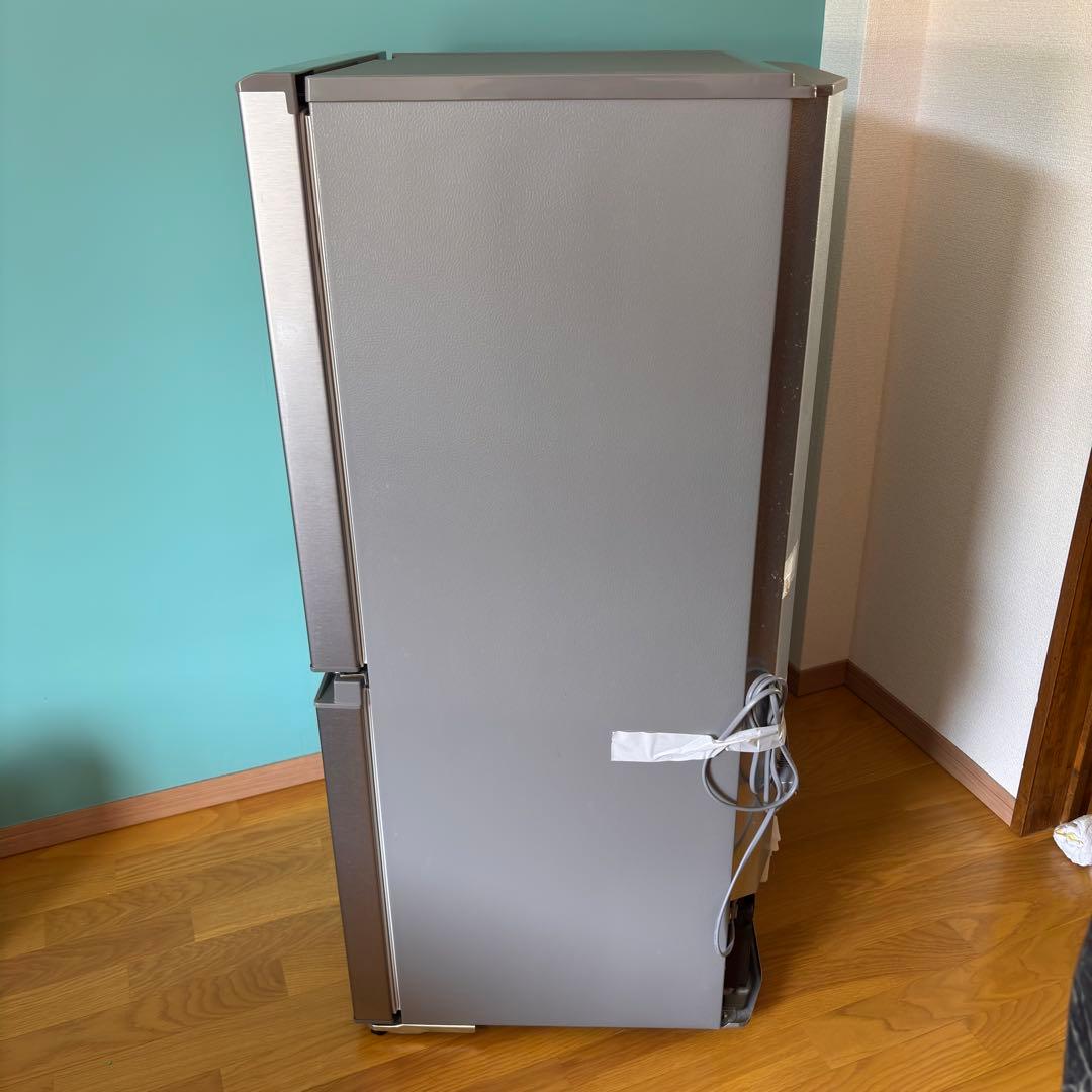 アクア冷凍冷蔵庫　126L　横縞模様低温フリーケース自動霜取り機能付き22年製