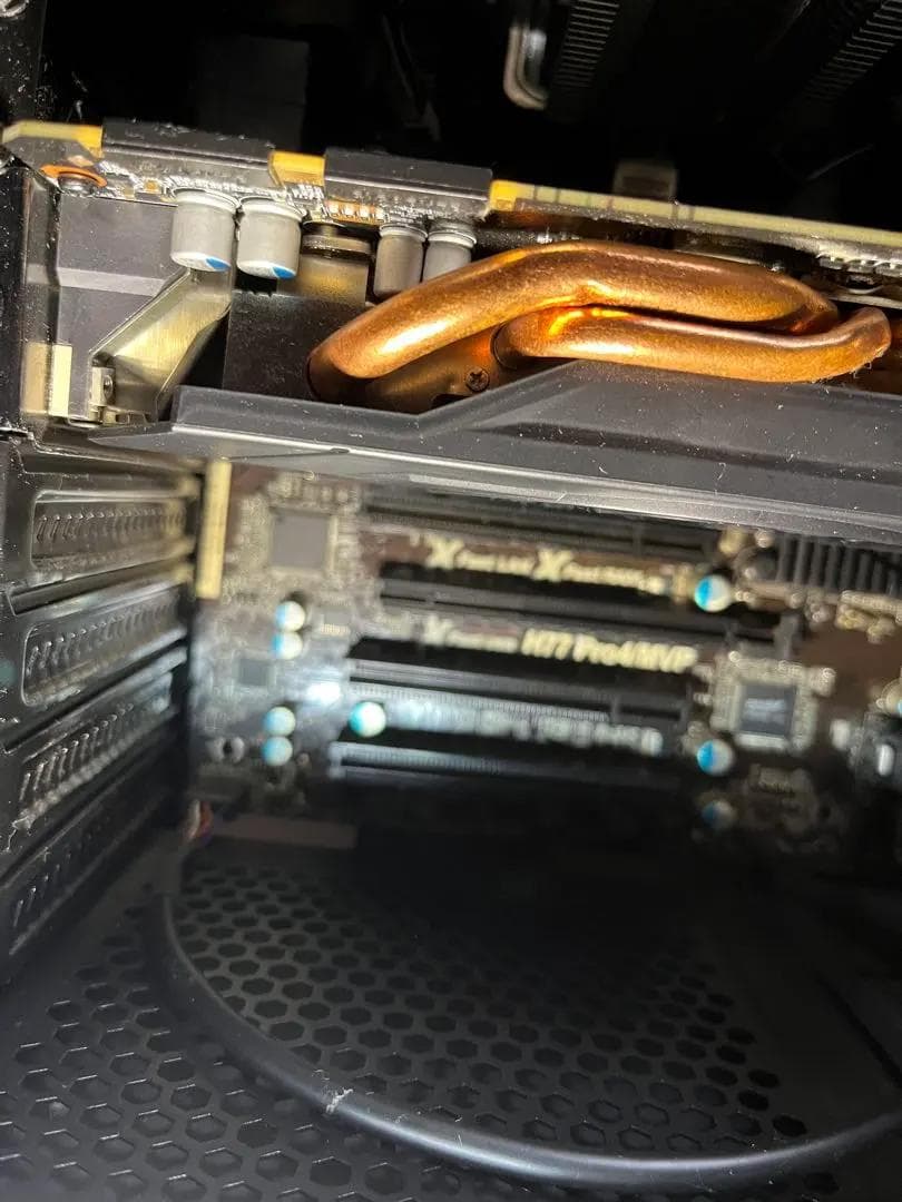 【ジャンク品】ゲーミングPC/モニタ/ワイヤレスキーボード×３など