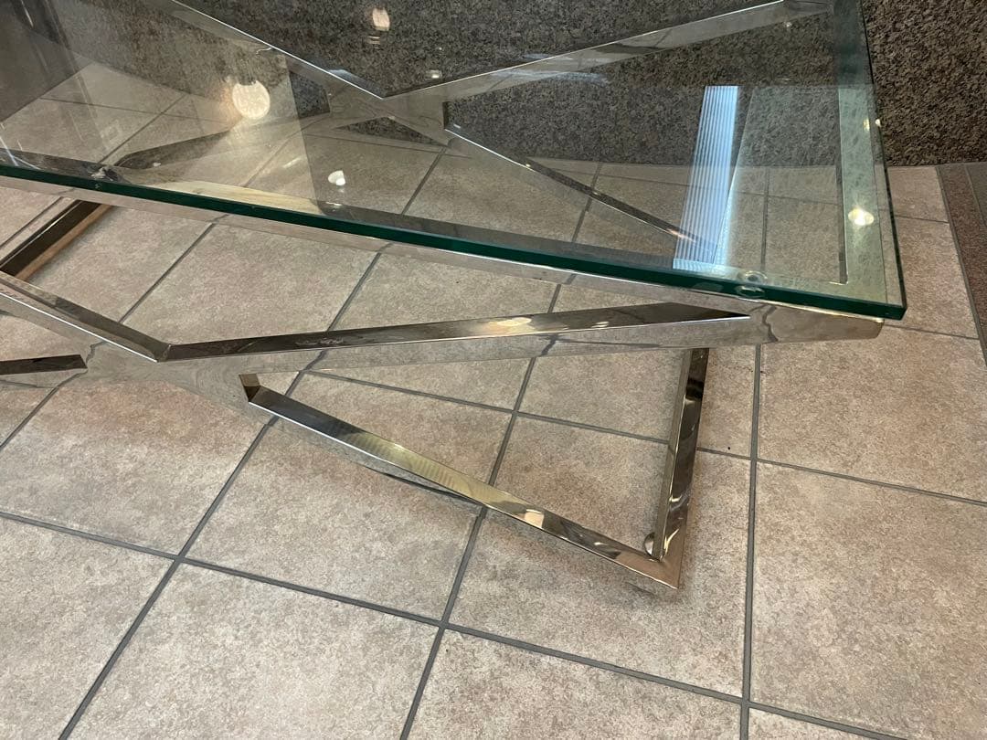 ラグジュアリーなカフェテーブル