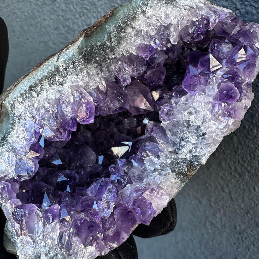 値下げ❗️欠けあり❗️濃紫の煌めきウルグアイ産☆アメジストクラスターA1176