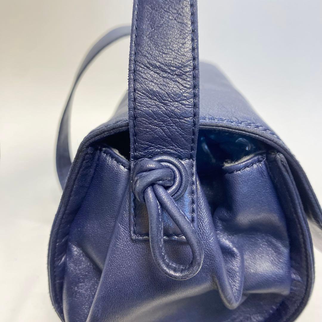 ロエベ ネイビー ナッパレザーショルダーバッグ アナグラム メタリック