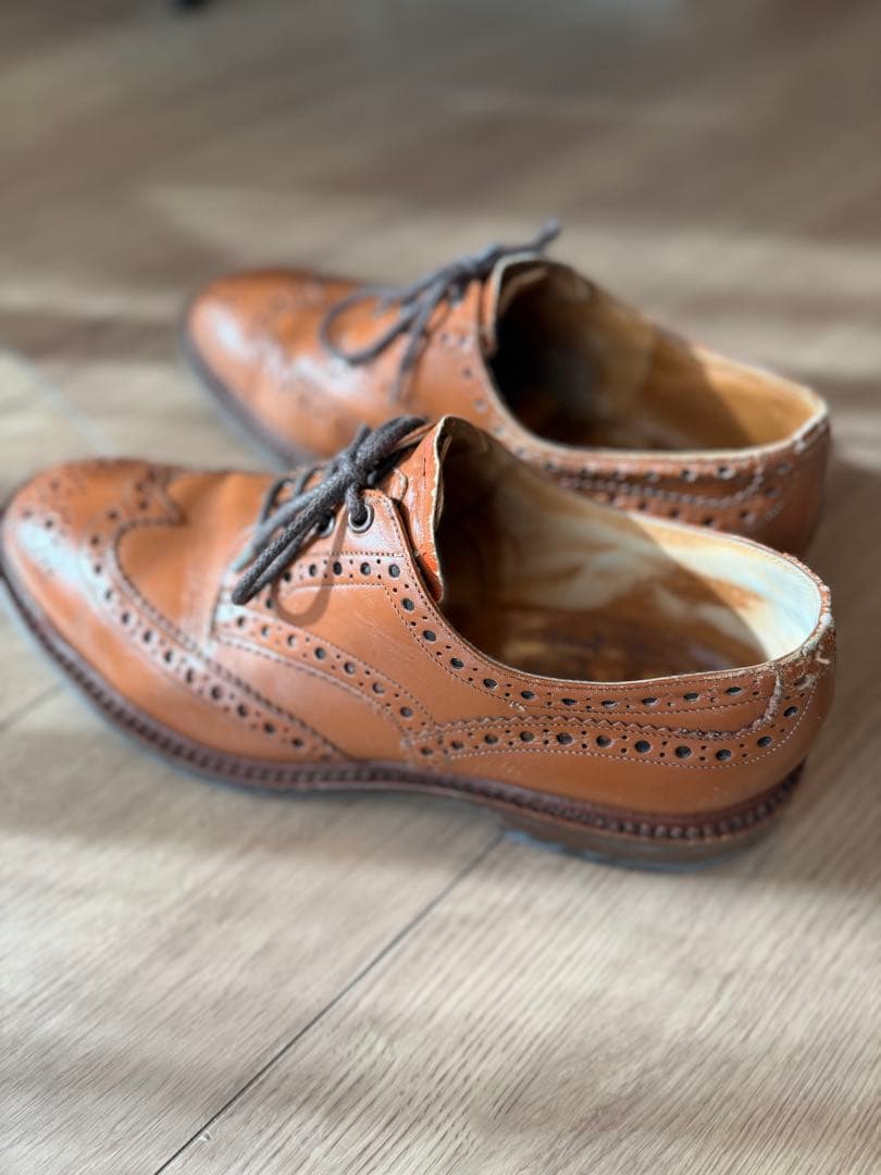 Trickers ブラウン レザー ウィングチップシューズ
