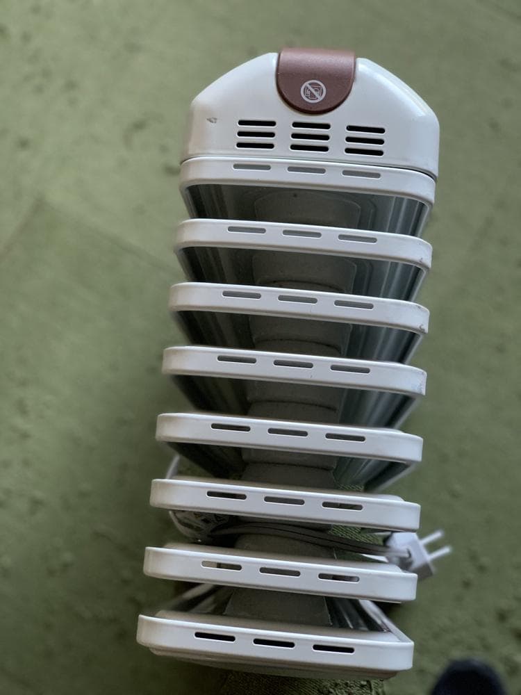 DeLonghi デロンギ 　オイルヒーター