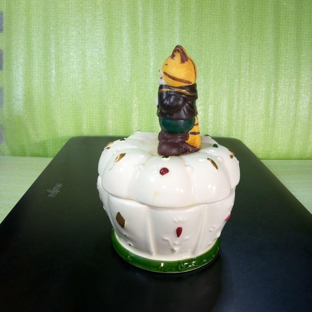 猫のフィギュア付きオルゴール　曲名:トイランド　小物入れ　陶器製？　レトロ