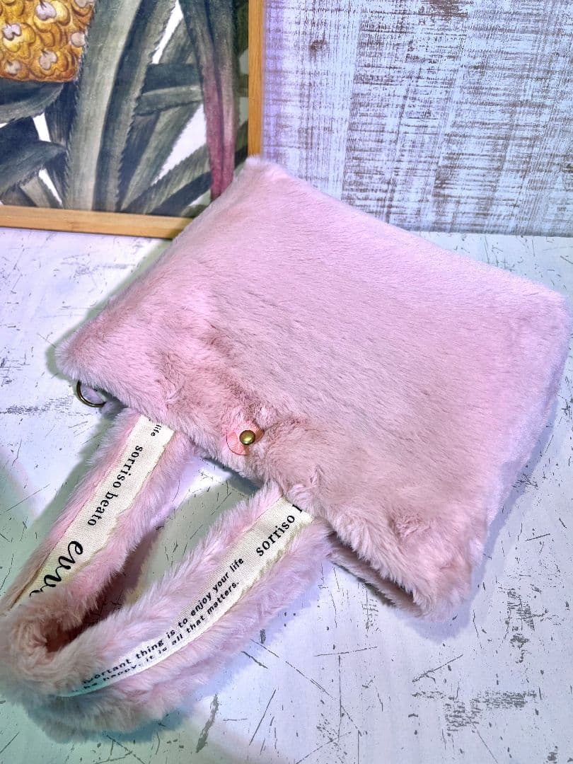 ロラライハリス♡ピンクファー生地♡刺繍のバッグ♡