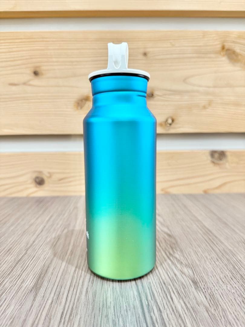 新品 未使用  peak チタン水筒 600ml オーロラボトル