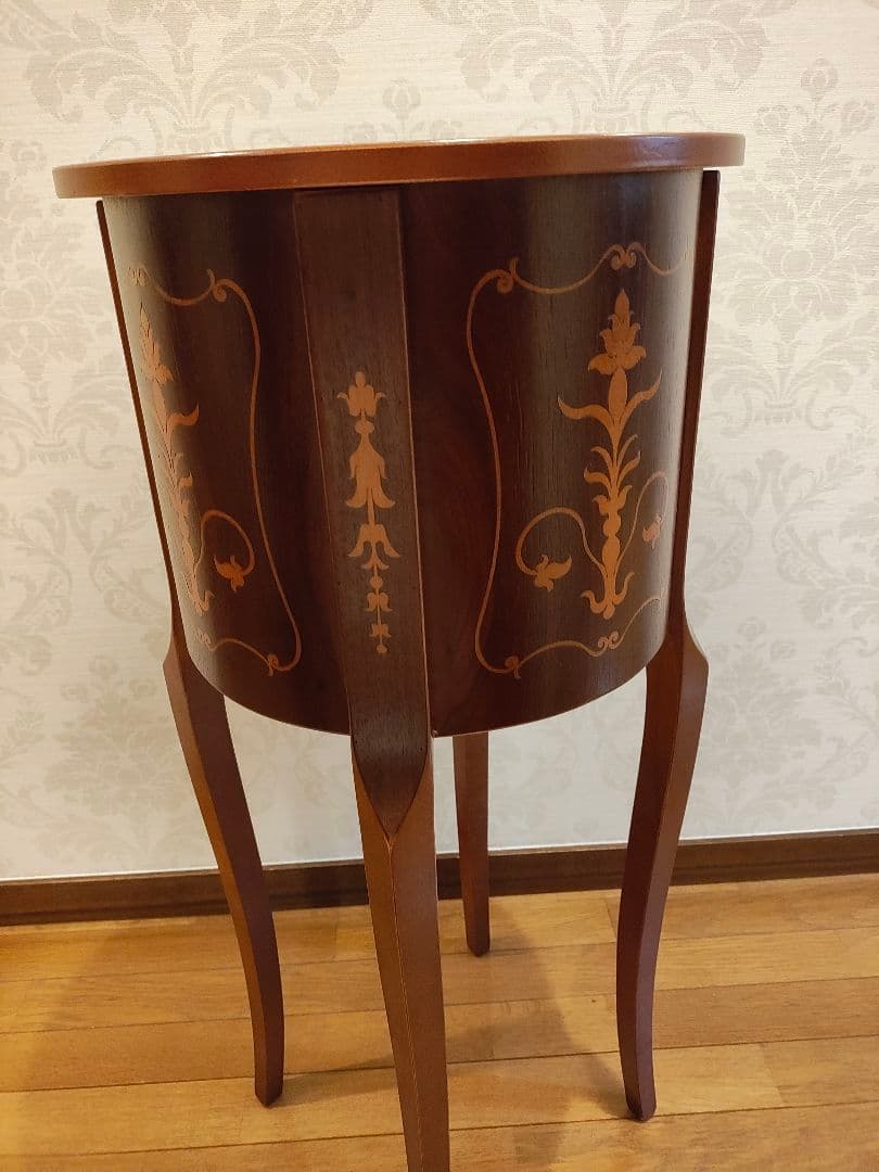 象嵌ベッドサイドテーブル①