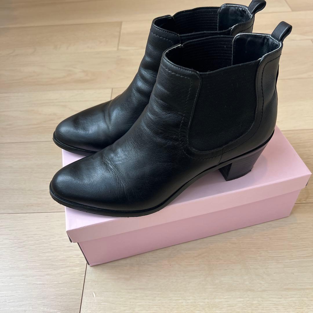 Diana 黒 レザーショートブーツ