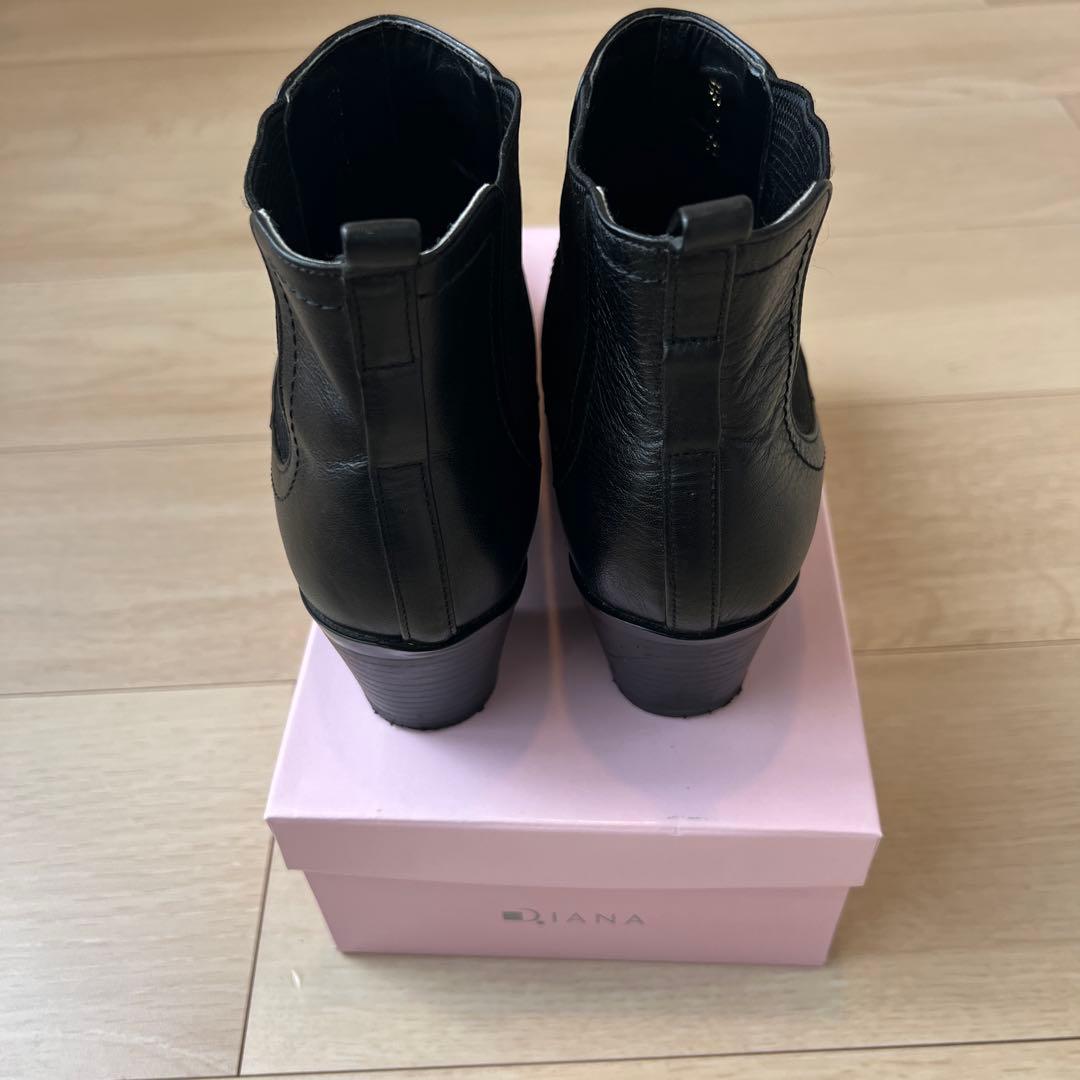 Diana 黒 レザーショートブーツ