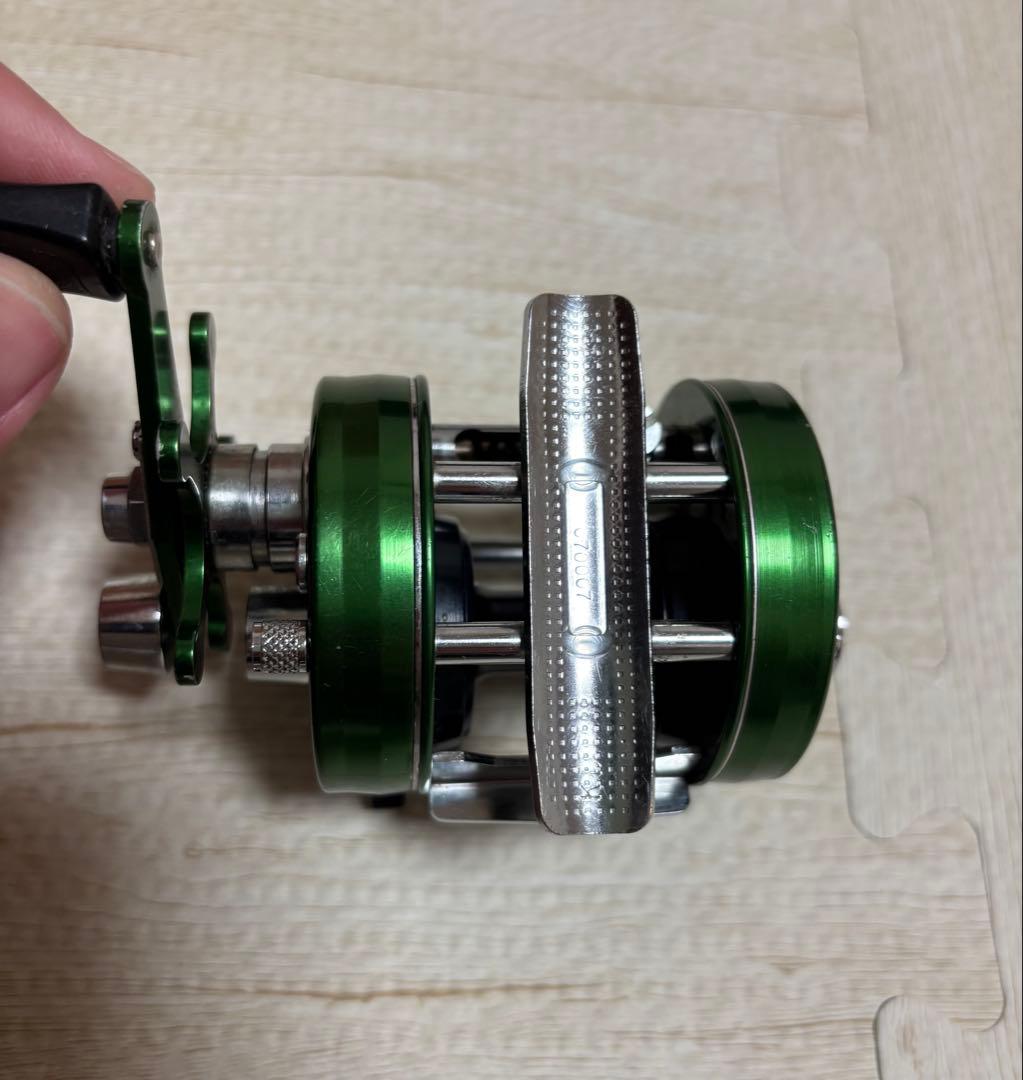 アブ アンバサダー2500C ノスタルジアグリーン