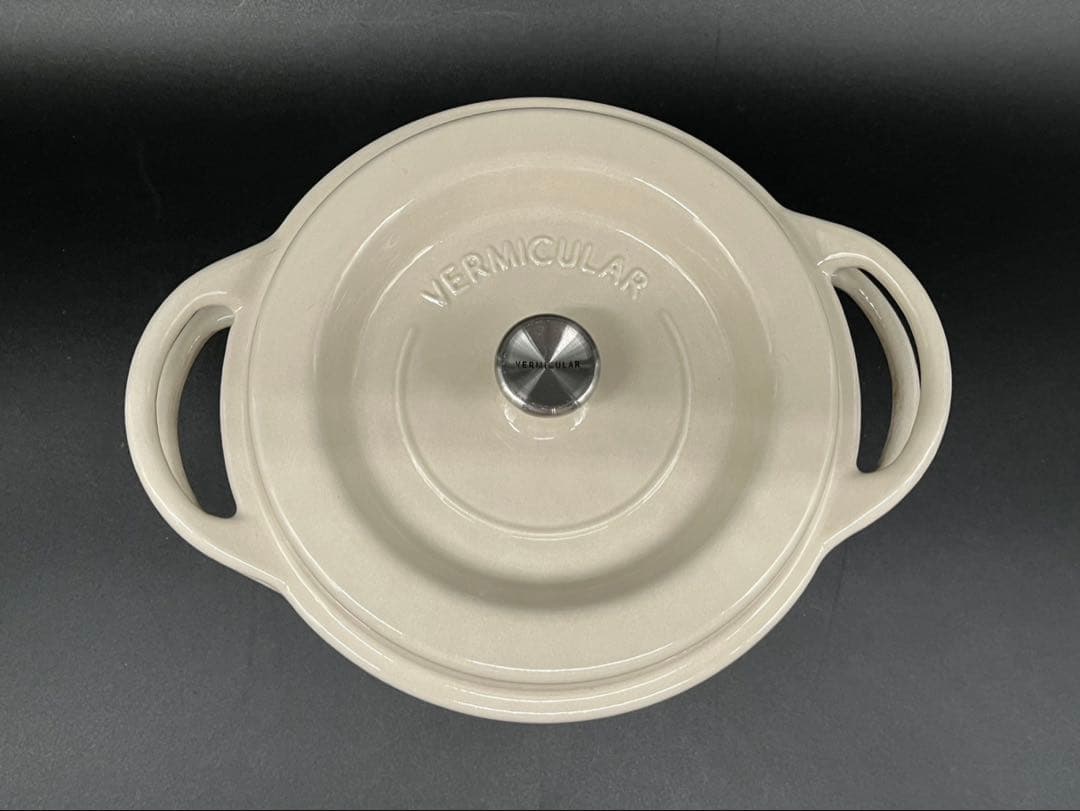 ◇【美品】バーミキュラ オーブンポットラウンド