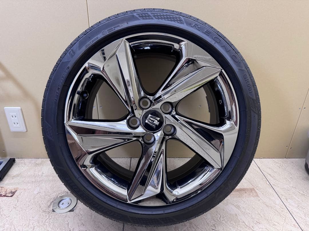 トヨタ 220系クラウン RS 純正ホイール・タイヤ・ナットセット【新車外し】