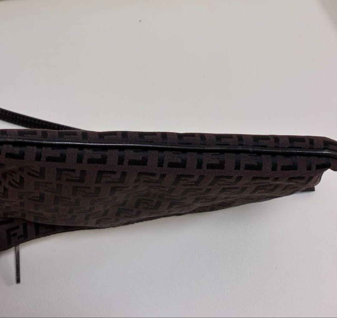 FENDI ブラウンロゴショルダーバッグ