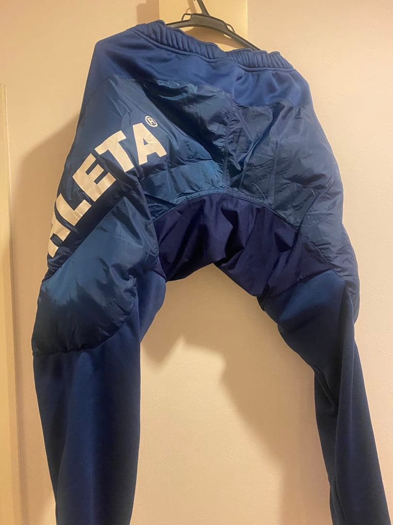 アスレタ中綿上下　イエロー／ネイビー