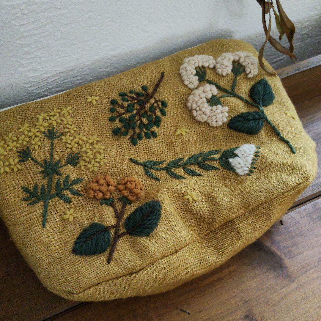 【ようこママ様オーダー専用ページ】リネン刺繍　ボートポーチ