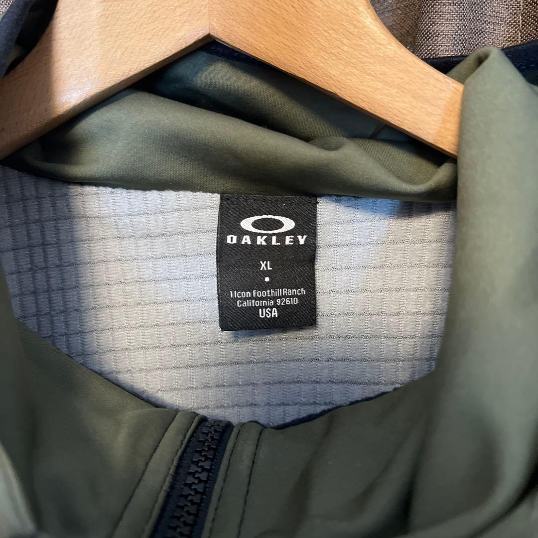 週末セール‼️オークリー　セットアップ　カーキ　保温素材
