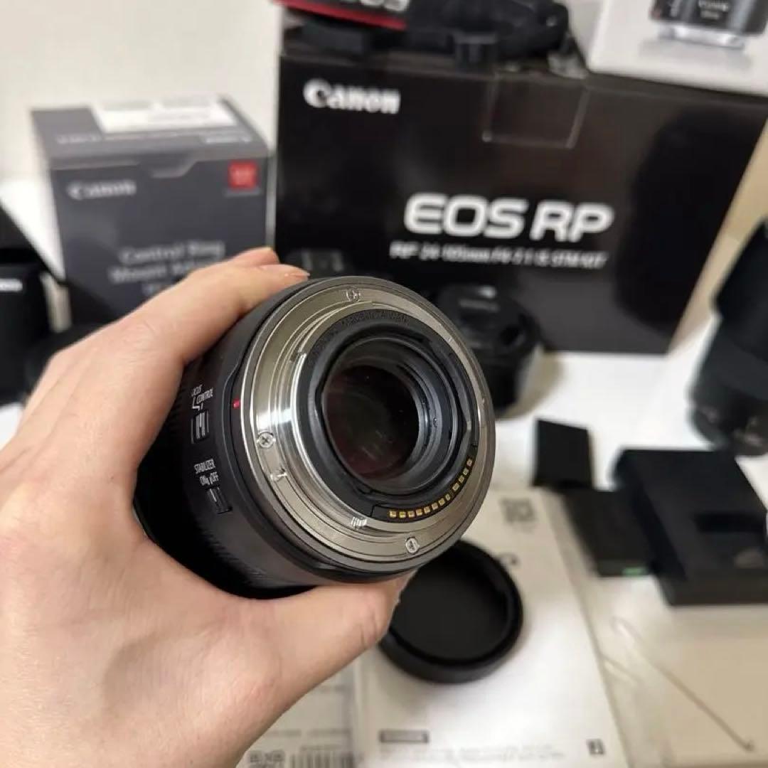 【美品】Canon EOS RP ミラーレス一眼 レンズ付き