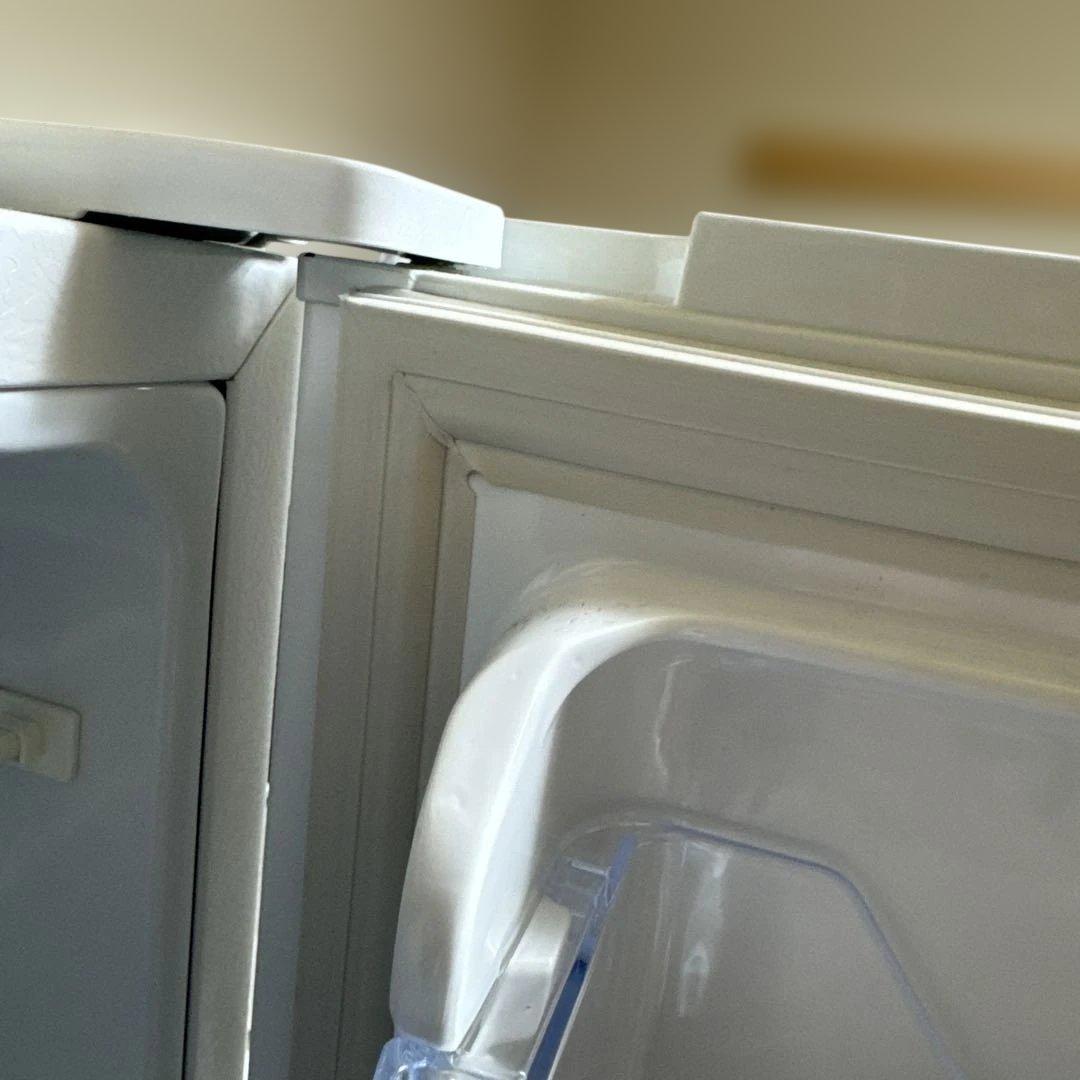 シャープ冷蔵庫　SJ-PD28J-W