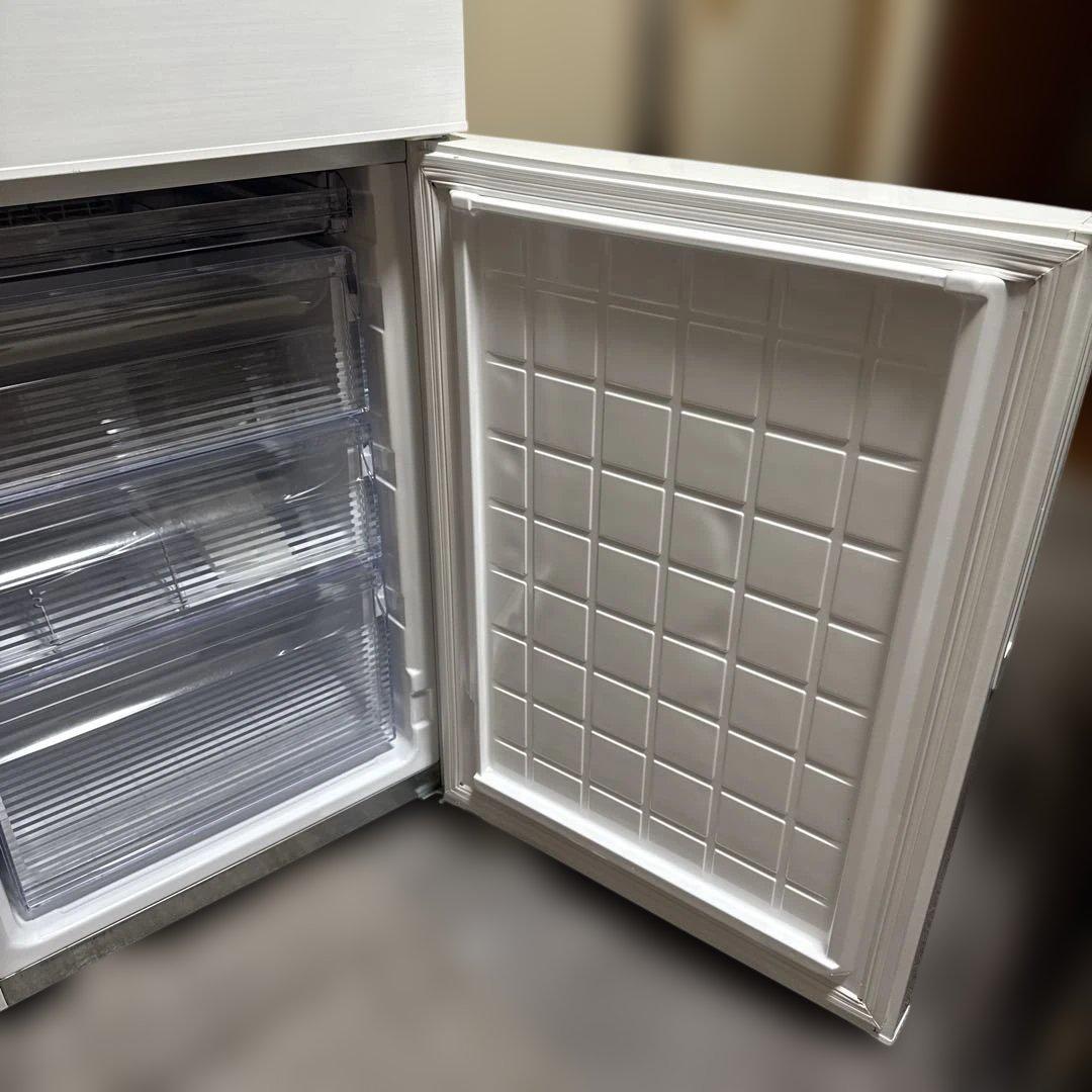 シャープ冷蔵庫　SJ-PD28J-W