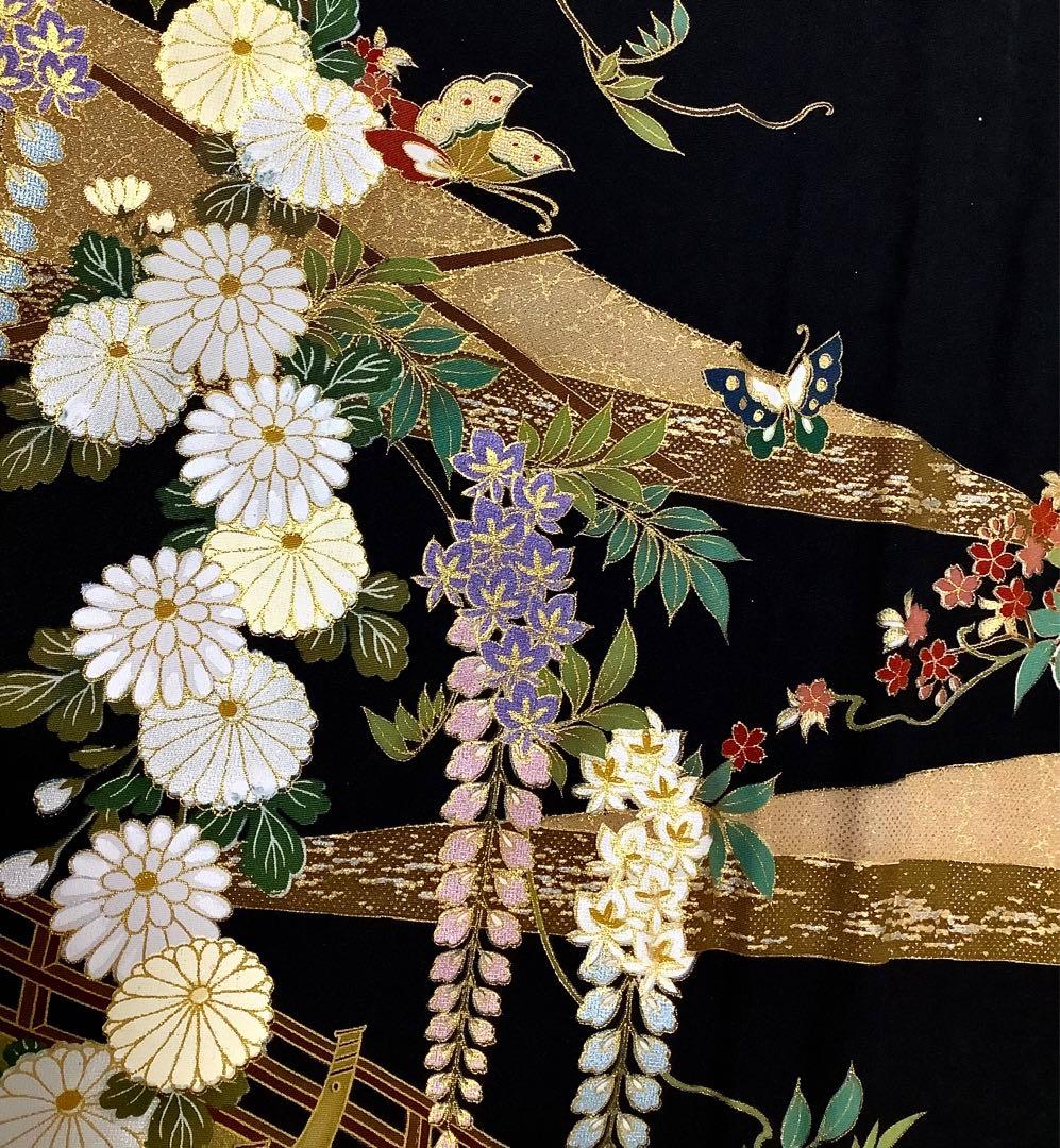 正絹黒留袖　駒刺繍　風景花蝶文　金彩　⑧(訪問着、紬、袋帯なども出品)