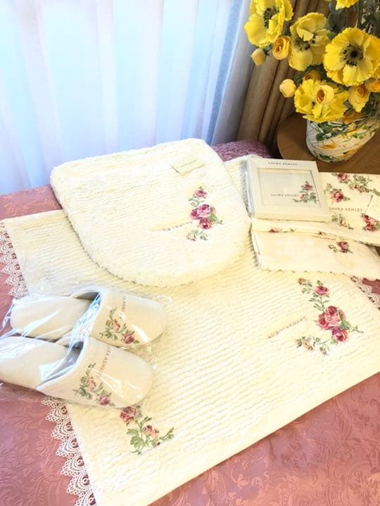 専用になりましたおまとめ　新品未使用　ローラアシュレイ　トイレタリー　バスマット