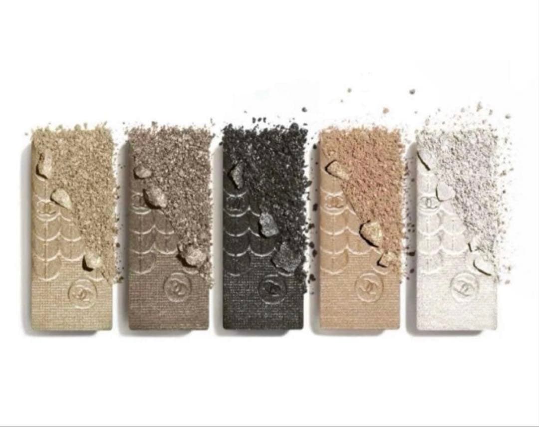 新品未使用♡ CHANEL シャネル ルミエール グラフィック アイシャドウ