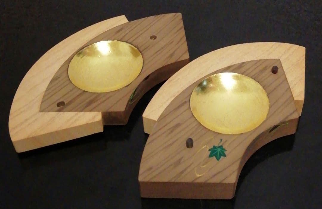 清水晃樹作　加州工芸　神代杉　清流魚絵　扇面　香合　共箱　栞付　茶道具