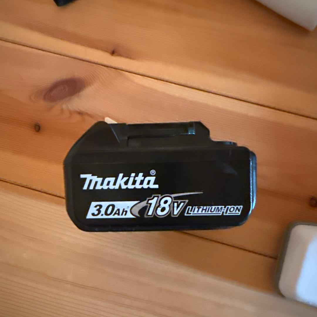 マキタ　充電式クリーナー CL280FD 18v バッテリー 1830B