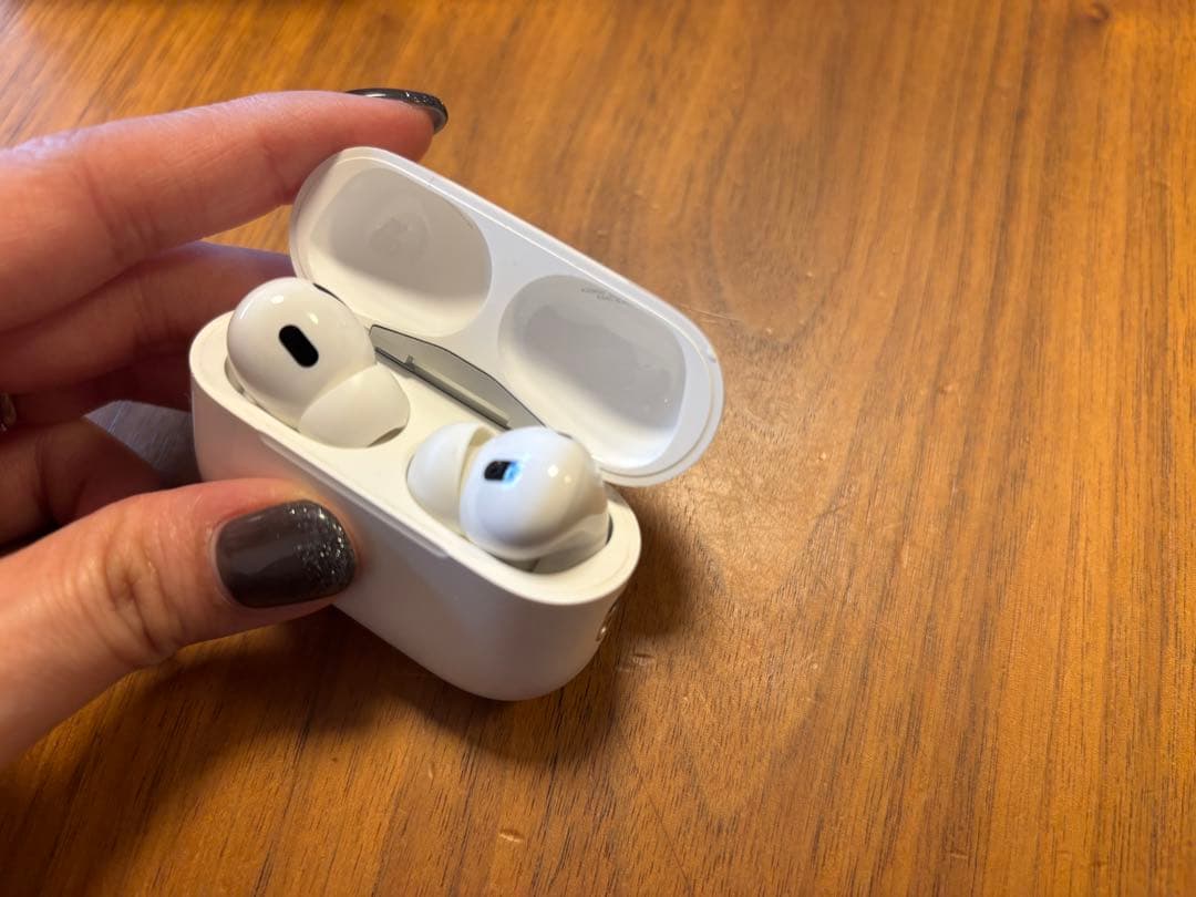 AirPods Pro 第二世代　USB-C シリコンケース付き