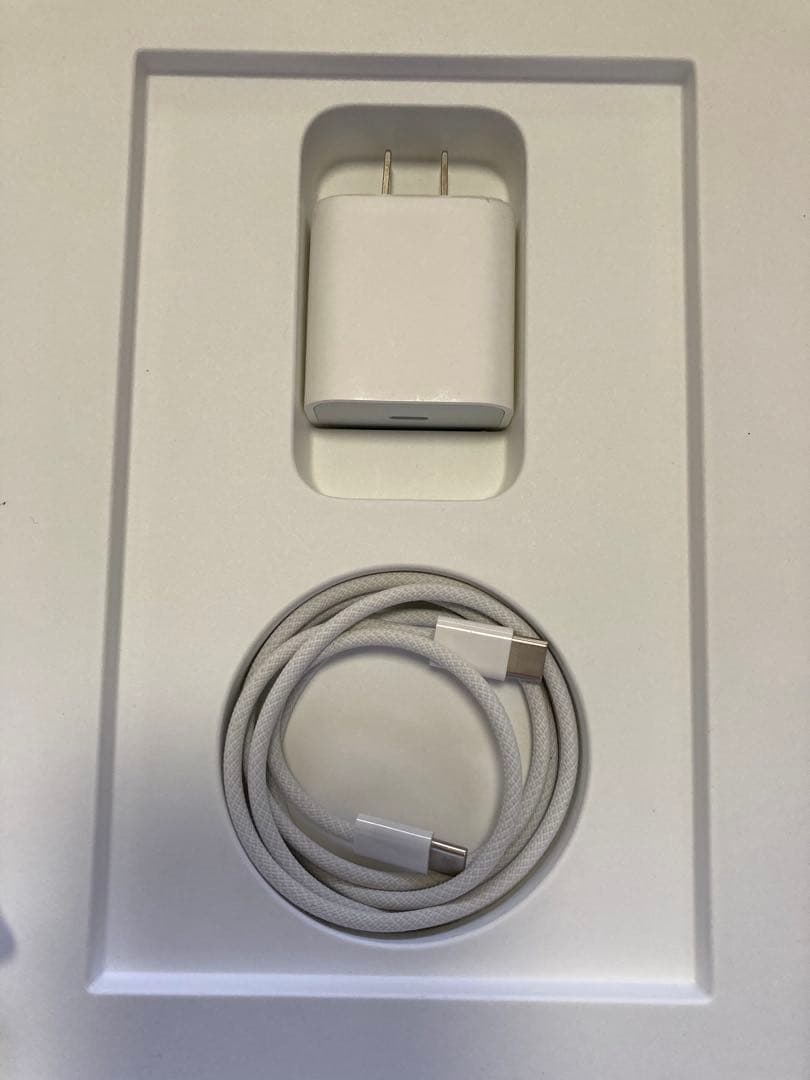 良品 iPad Air 第5世代 256GB バッテリー95% - 付属品完備