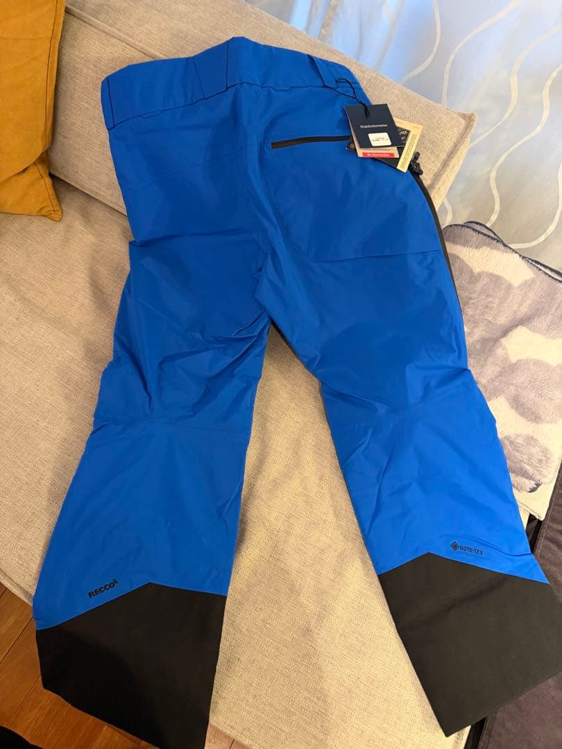 ピークパフォーマンス　スキーウェア　パンツ　新品タグ付き