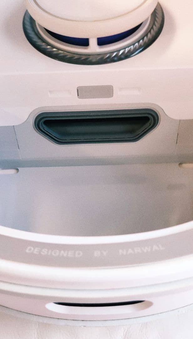 【超美品】Narwal Freo　ナーワルフレオ　ロボット掃除機と消耗品多数付