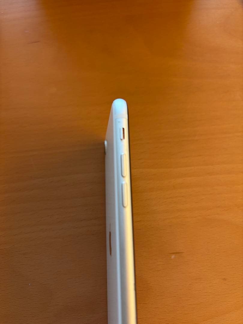 Apple iPhone SE 128GB 第二世代 美品