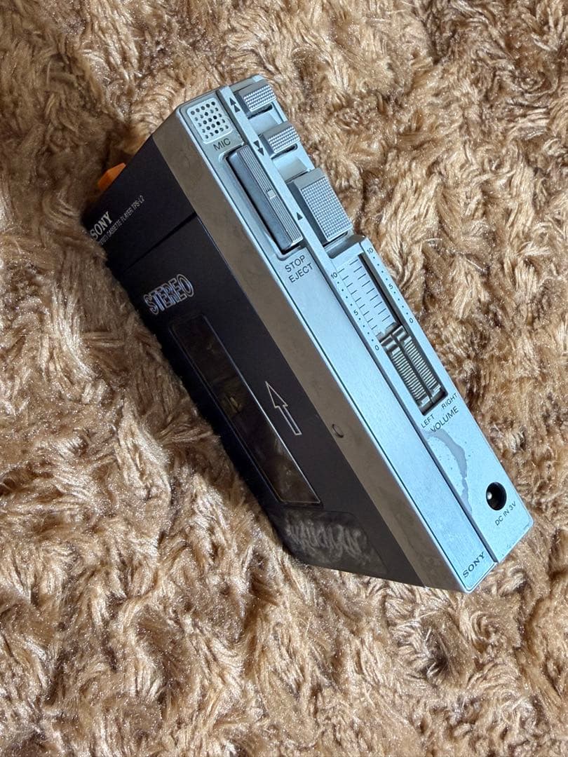 SONY 初代ウォークマン　TPS-L2 カセットデッキ