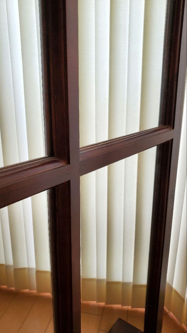 ダークブラウン フレーム付き壁掛け鏡 大きめ