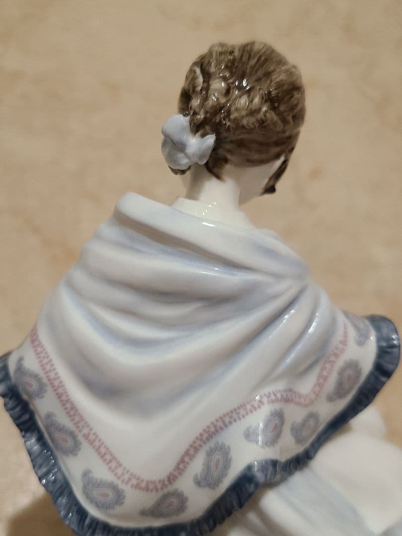 コールポート フィギュリン Visiting Day