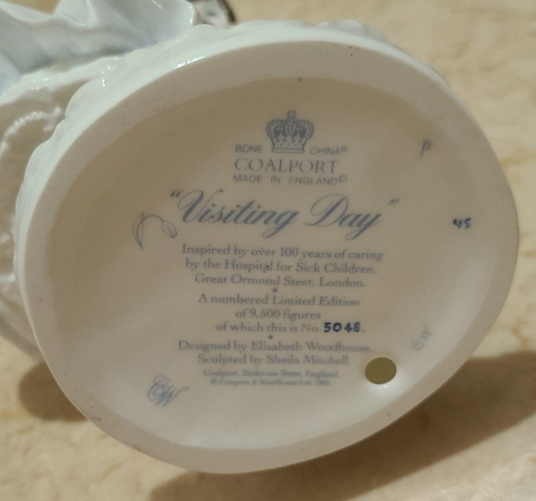 コールポート フィギュリン Visiting Day