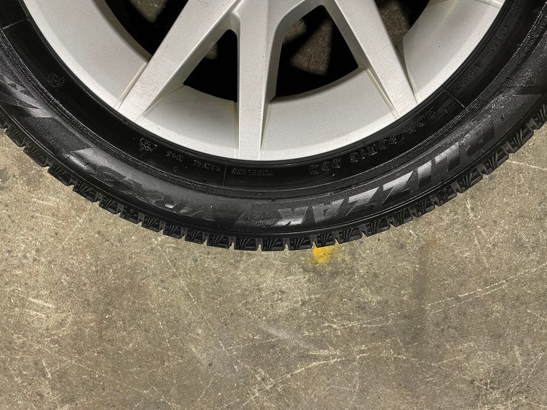 【バリ溝】ブリヂストン ブリザック VRX3 205/60R16 4本セット