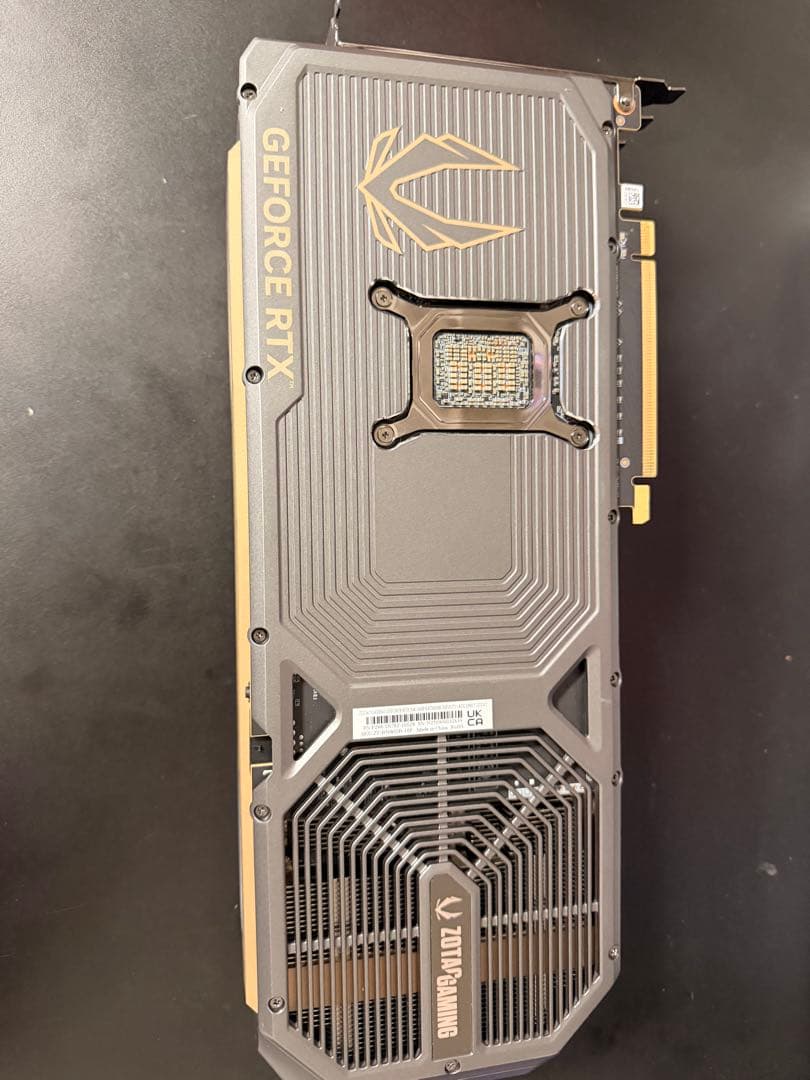 RTX 5080 AMP Extreme Infinity 動作確認済み