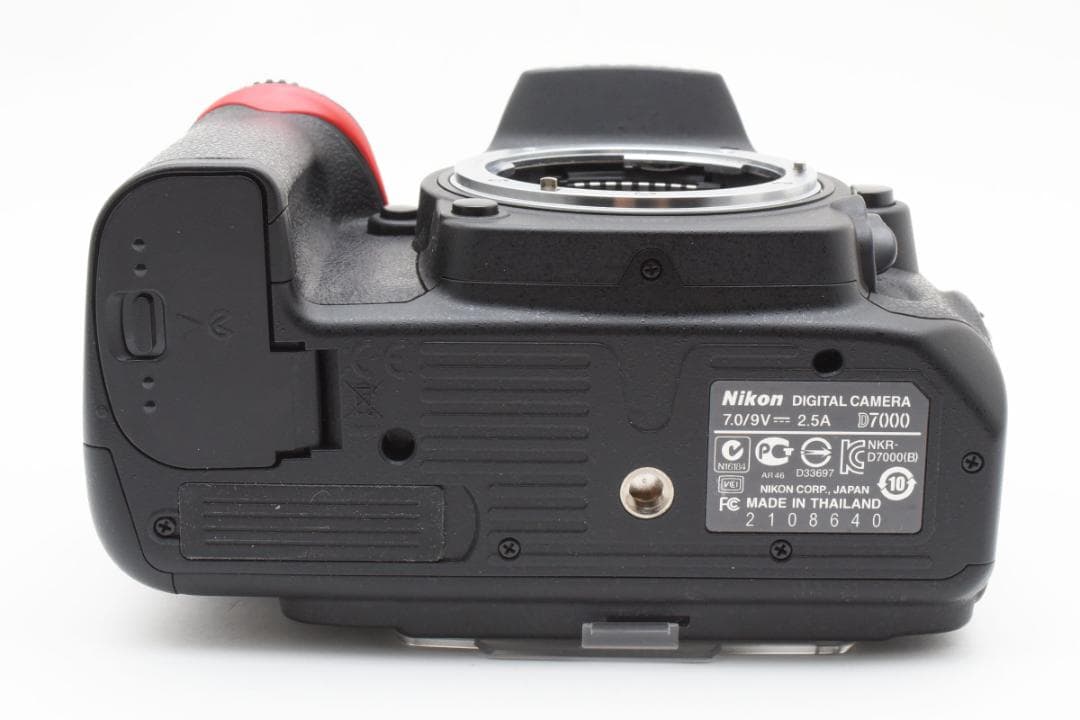 新品級 ニコン D7000 説明書＆箱付き ショット枚数　3334枚　M319