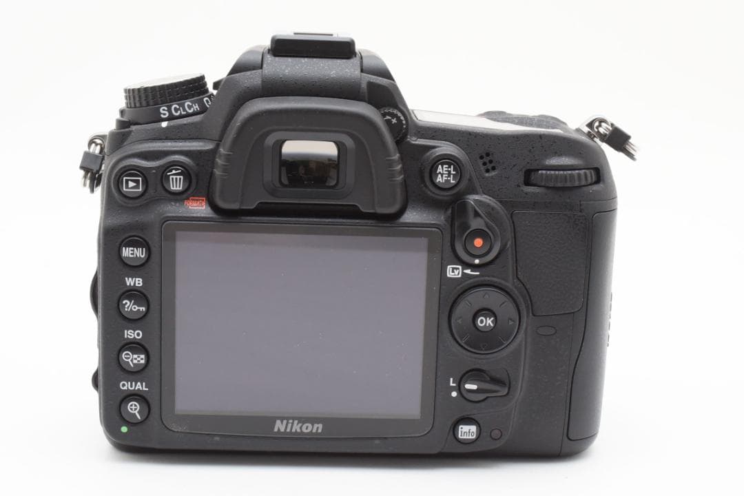 新品級 ニコン D7000 説明書＆箱付き ショット枚数　3334枚　M319